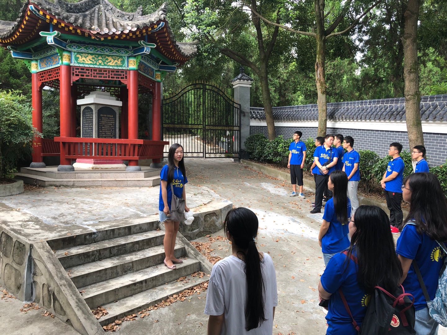赴安康见习团队开展“迎八一，祭先烈”主题团日活动